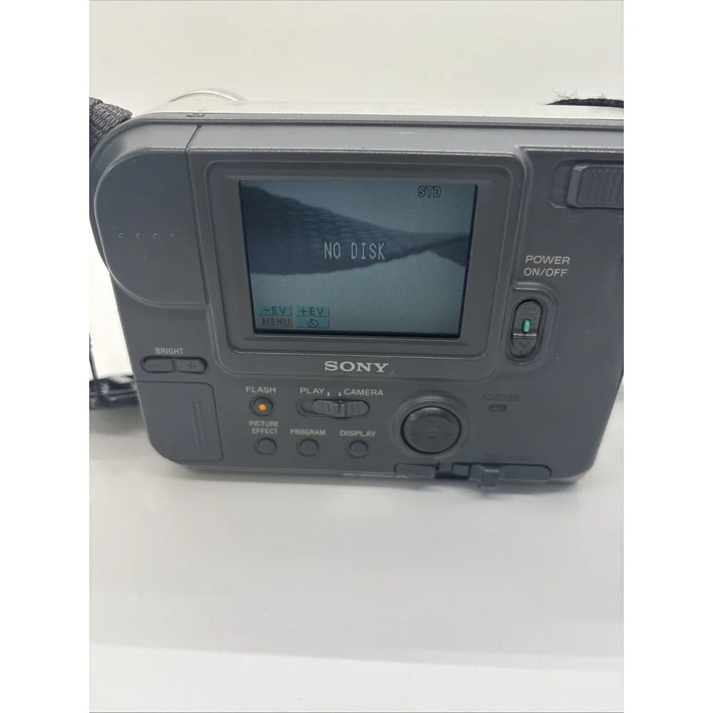 Sony FD Mavica MVC-FD75 Digital Camera Silver 10x Optical Zoom Tested No Battery